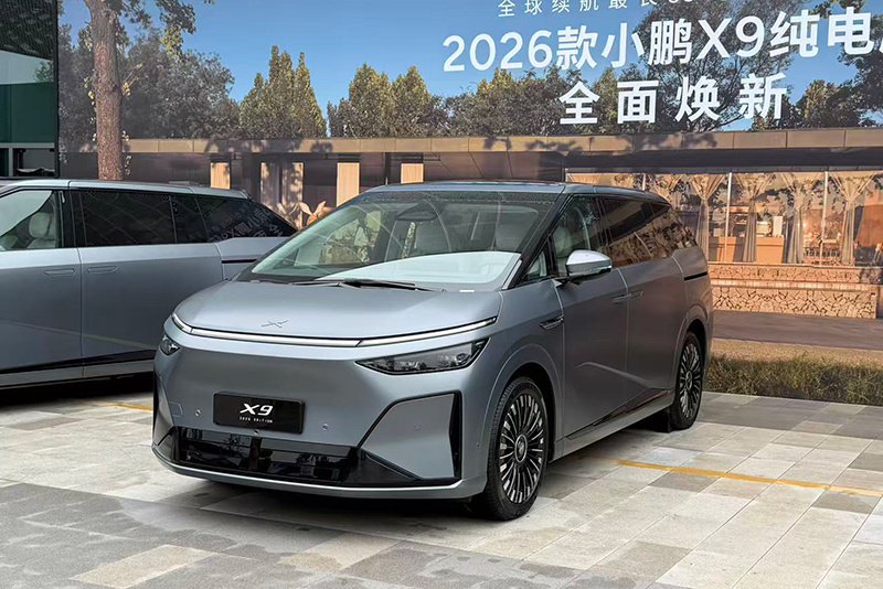 首搭第二代VLA,没导航也能开!2026款小鹏X9纯电版上市,售30.98万起_新闻