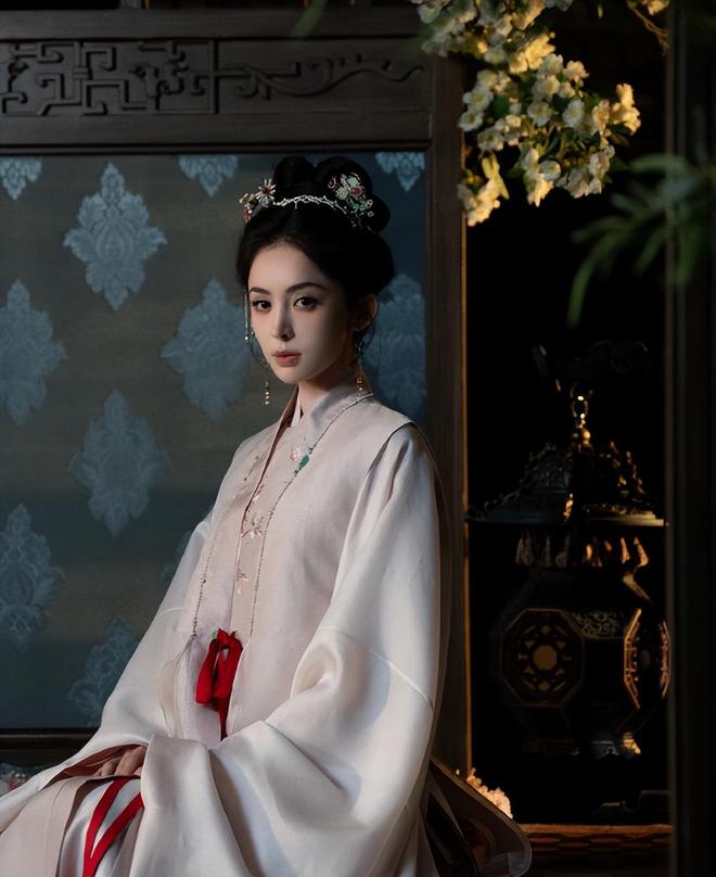 《玉茗茶骨》开机，期待侯明昊、古力娜扎、赵弈钦等人的表现！