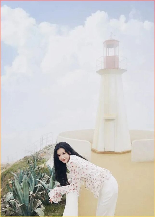 32岁孙怡因蜗居80㎡小屋走红，拒绝豪宅只求舒心