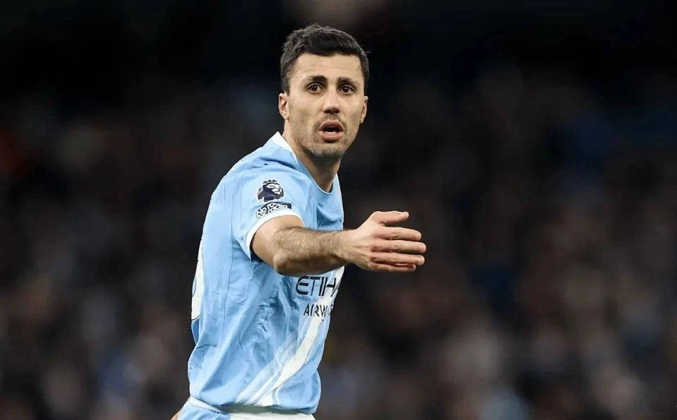 年龄偏大身价不菲,皇马放弃追逐金球奖得主罗德里,曼城坚定不卖