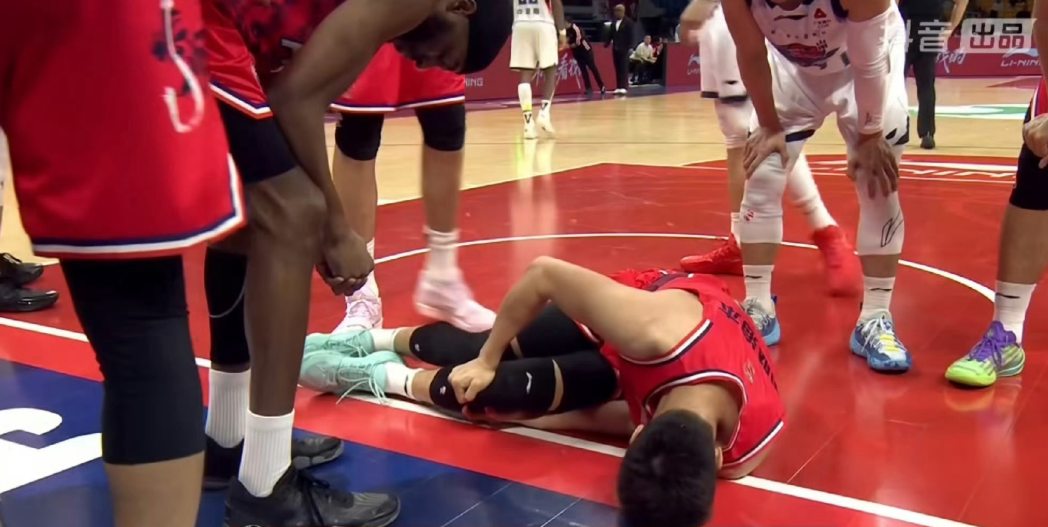 爆冷!广州93-85山东男篮，赛后数据一目了然，艾伦赛季恐怕报销