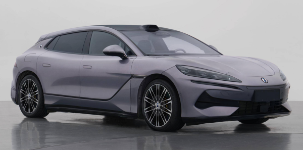 腾势Z9GT26款腾势Z9 GT新增单电机后驱版本