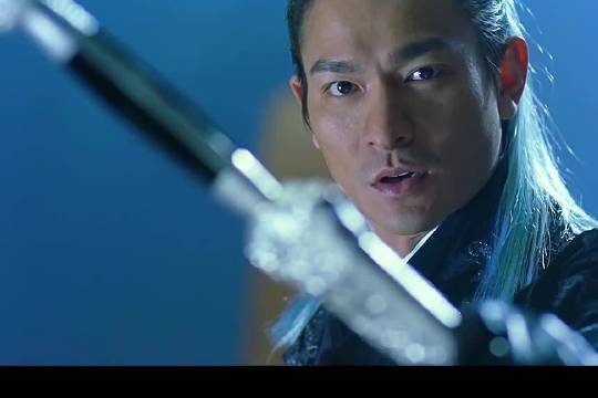 一剑西来，天外飞仙，刘德华饰演的叶孤城简直帅炸了