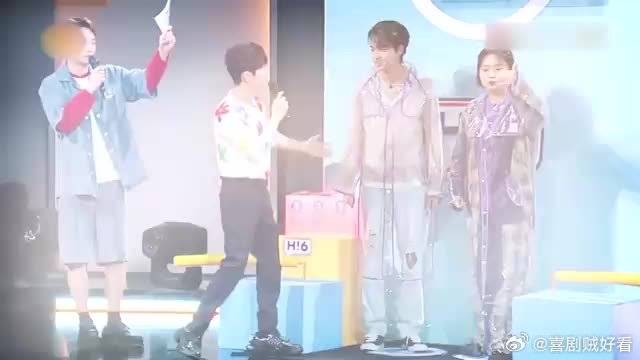 秦霄贤惩罚张彬彬，不料被“反噬”，好惨一男的