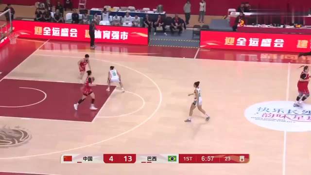 刘禹彤这球有多逆天?巴西女篮全队不敢相信:这是刘禹彤还是奥尼尔