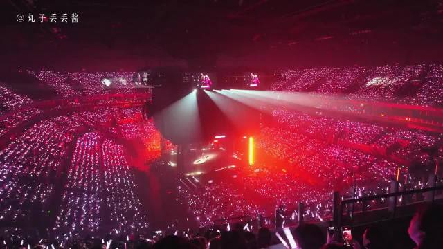 陈楚生荒芜之境演唱会升级舞美，收入回馈舞台歌迷