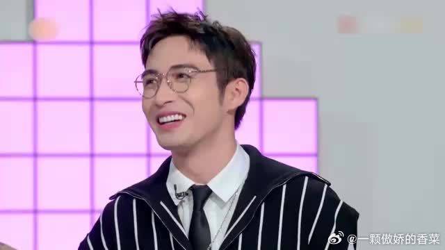 张彬彬对虞书欣说心动台词，众人一脸“吃瓜”，太撩人了