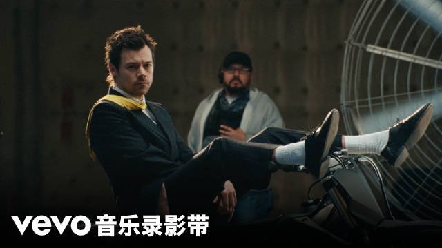 Harry Styles "American Girls" (官方音乐录影带) - PopLeading