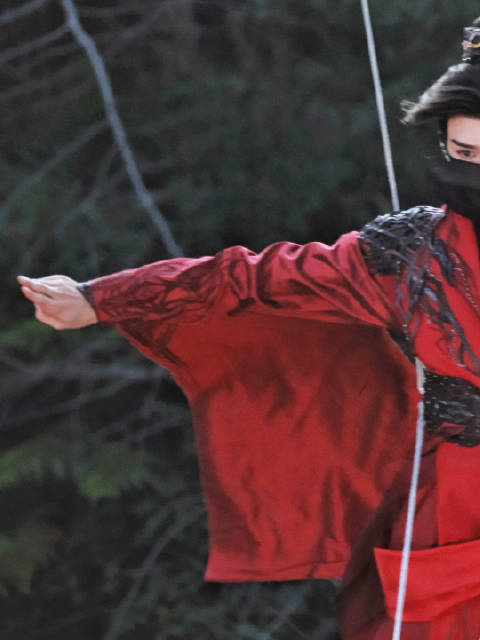 龚俊主演《暗河传》饰演苏暮雨，十八剑阵笑傲江湖