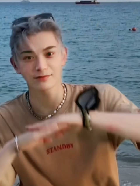 睡前三宝：盼星星盼月亮盼陈伦天才游戏终于在这一刻定檔了！