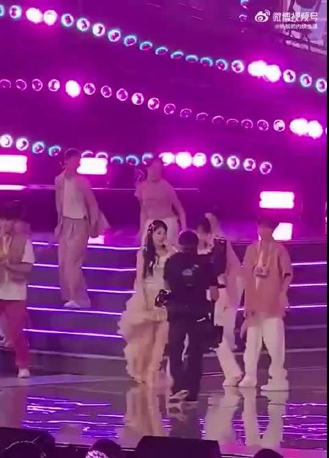 沈佳润发长文感谢粉丝，透露新专辑筹备中