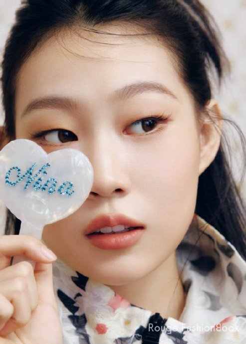 沈佳润在信中提到的第二张专辑预计什么时候发布？