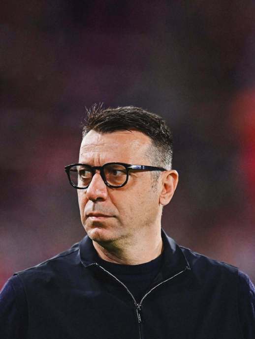 都灵新帅达维尔萨本场比赛的5-4-1铁桶阵战术具体是如何部署的？