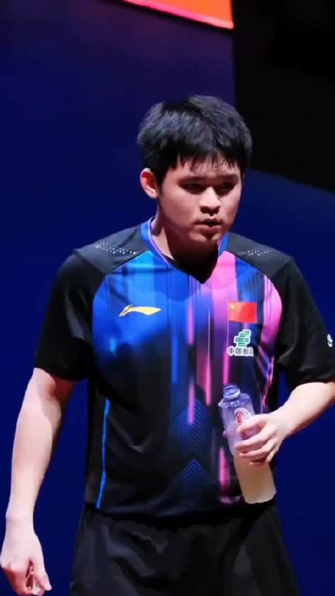 香港总决赛林诗栋3比4惜败张本智和止步半决赛