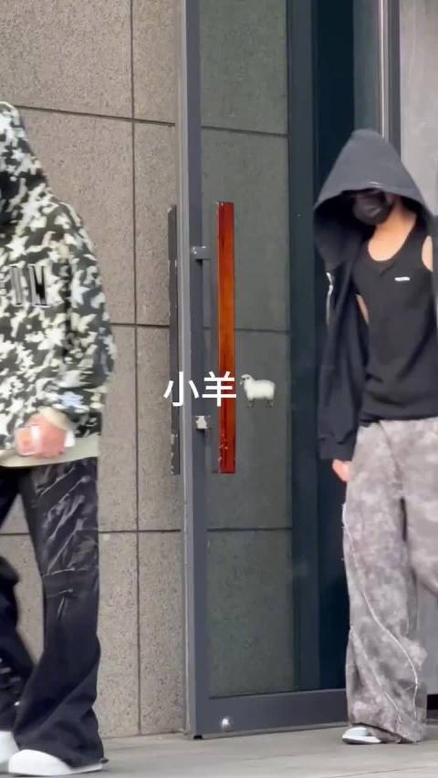 无袖背心发力中 陈奕恒你一大早就勾引人林清源学长拍摄顺利