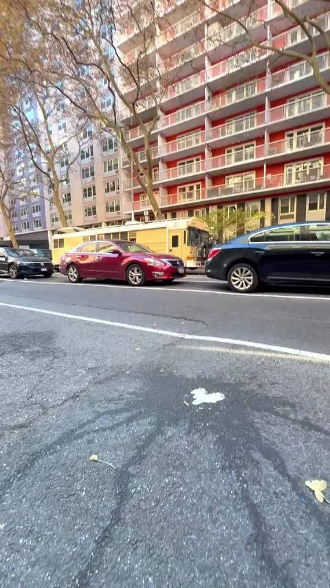 美国情侣用校车改装的超级房车一镜到底