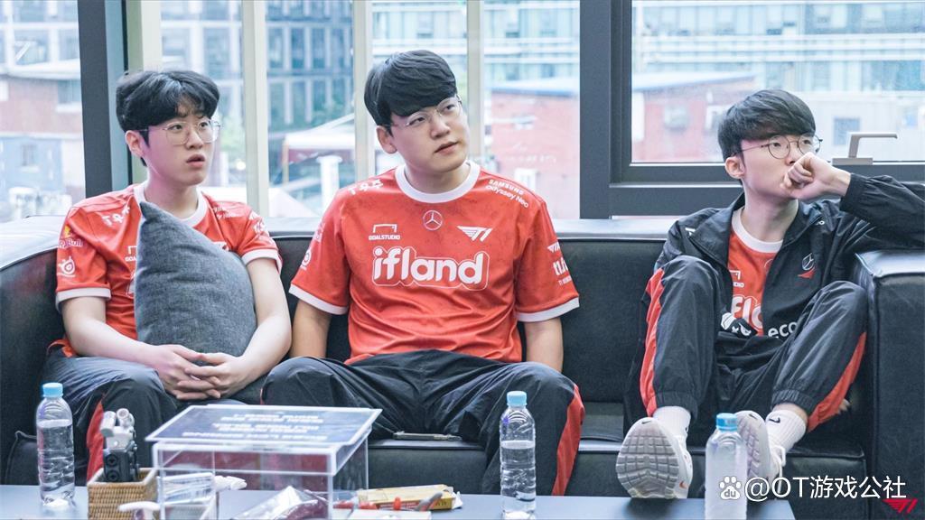 faker还是扛不住了,宣布因为手伤暂时停播,小吕布称最近晕了2次