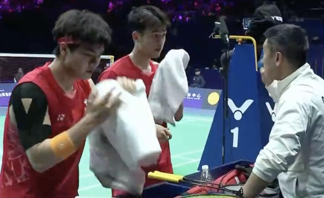 梁伟铿/王昶0-2谢定峰/苏伟译，止步羽毛球亚锦赛男双半决赛