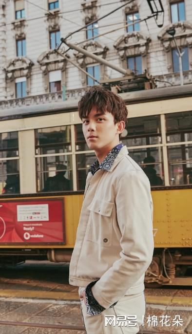 继续延毕？吴磊下半年档期全满无力返校，赵今麦不愿旷课拒绝进组