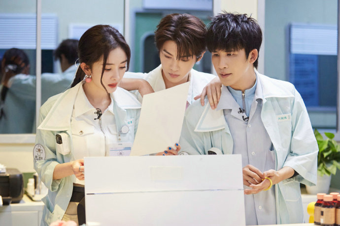 《密逃5》杨幂大胆挑战单线任务_娱乐频道_中国青年网