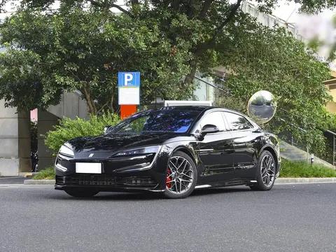 全新大型轿跑即将上市！运动外观，车长超5米3，搭载四电机+四驱