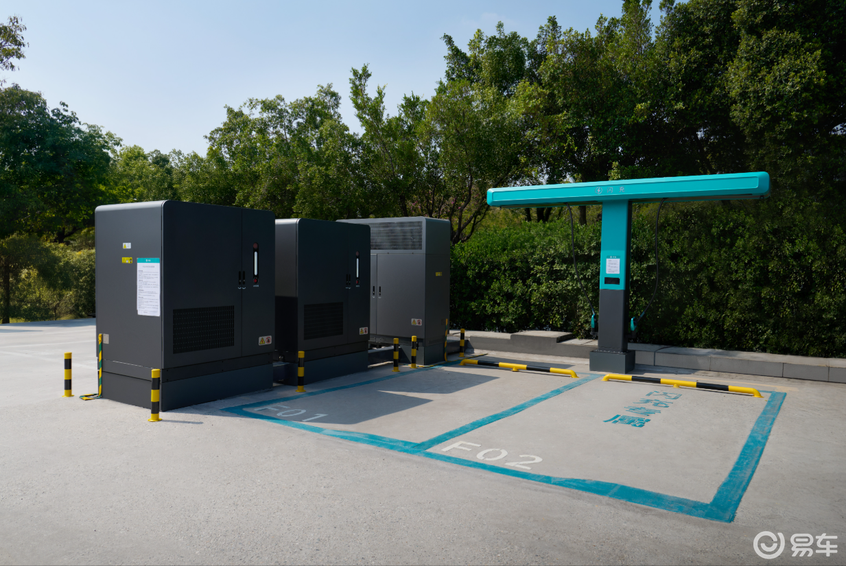 比亚迪\"闪充中国\"战略发布:20000座闪充站年底落成