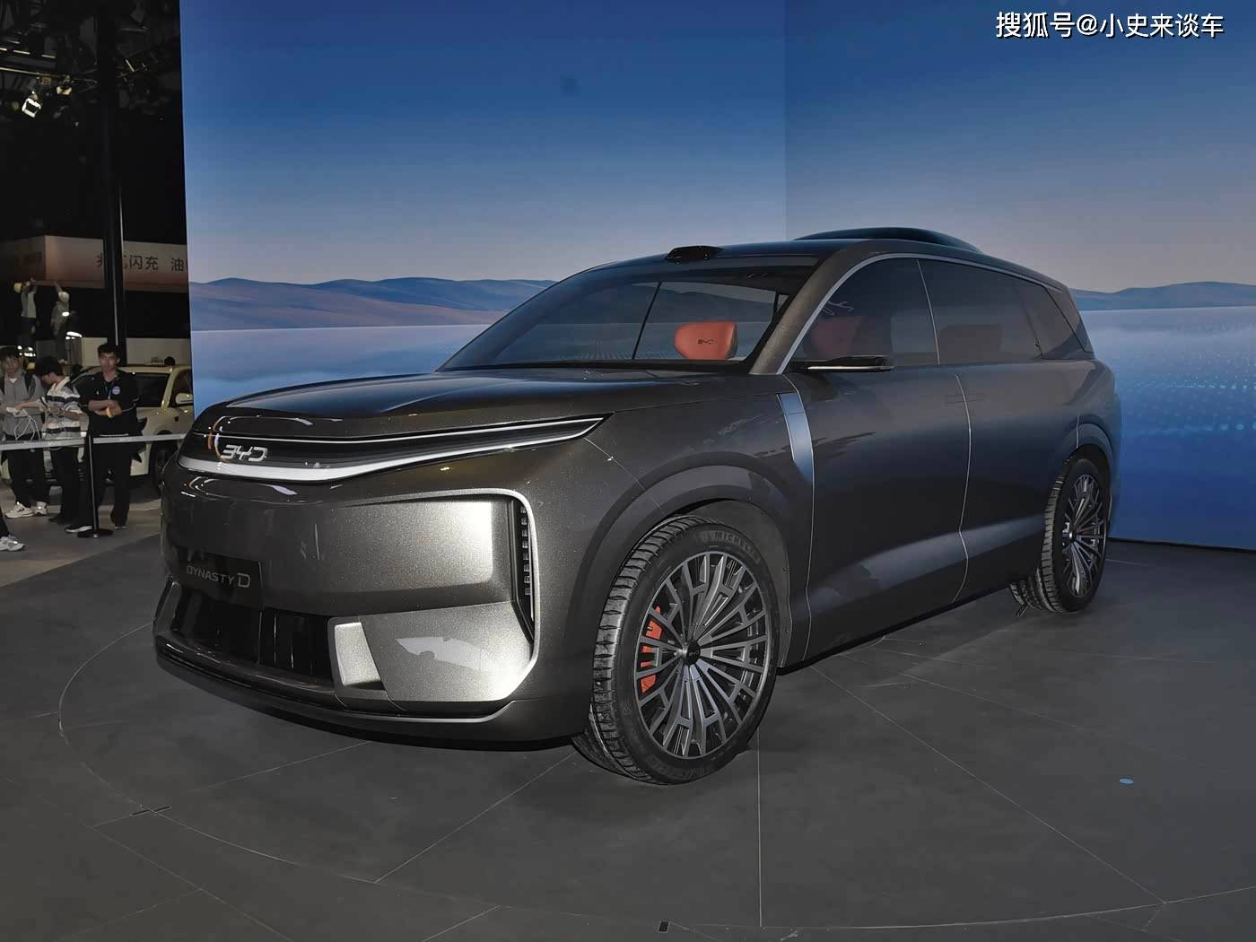 比亚迪唐9系亮相！车长超5米2，配六座布局，外观豪华配混动动力