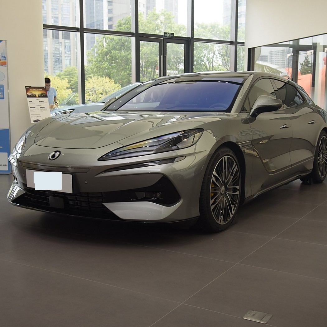 40万内中大型轿车对决：混动、智驾与豪华的三种进化路径