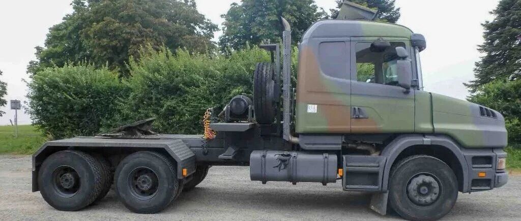 起拍价仅1.2万人民币？长头+V8发动机的退役军卡，斯堪尼亚T144CA实拍