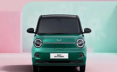 五菱宏光MINIEV第五代来了!圆灯+奶昔色+四门可选，3月实车到店