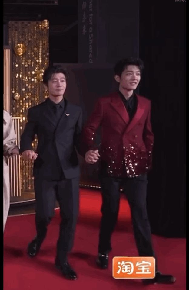 真人脉!黄晓明新电影超20位艺人包场,檀健次、范丞丞、蒋欣义气