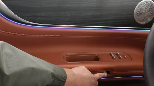 M9车门是电动的，大家说这个功能怎么样？