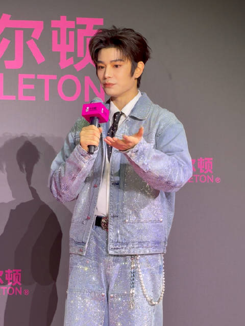 丁禹兮杭州活动造型，丁禹兮祝女性朋友们节日快乐