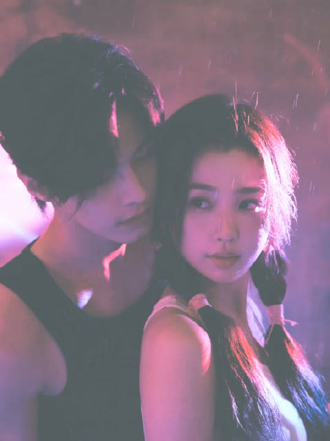 爱意藏夜色，温柔皆予你 虞书欣何与双轨