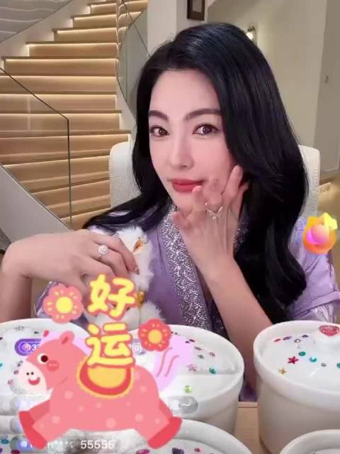 张雨绮直播回避代孕插足指控，影视综艺全面停摆