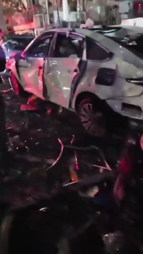 伊朗战火中中国车抗住导弹袭击，比亚迪奇瑞车身结构完好