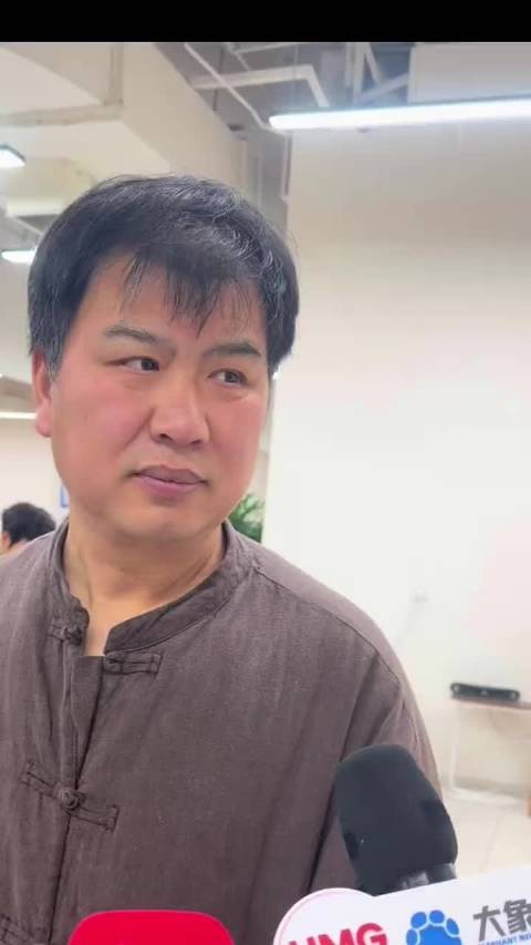 武林外传乞丐小米郑州开免费餐厅，呼吁勿批有能力就餐者