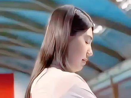 张雨霏覃海洋率中国游泳队抵法征战巴黎