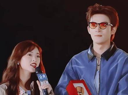 沈月王星越桃花坞组队嗑CP，将《士兵突击》《心动的offer》当偶像剧恋爱综艺