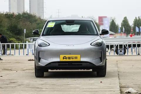 新款吉利星愿实测:后驱+410km续航,空间碾压同级