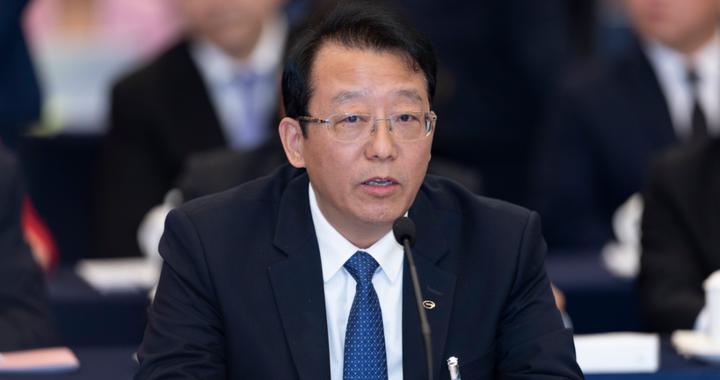 专访冯兴亚：让“走进去”有根基，让“走上去”有支撑