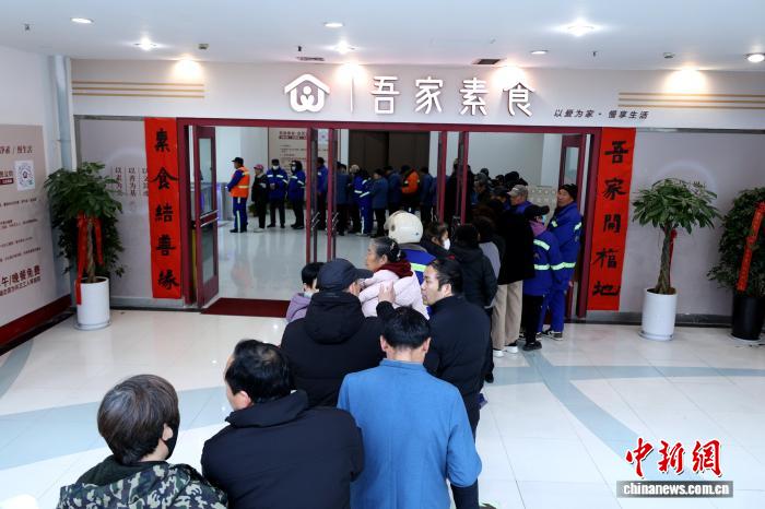 《武林外传》“乞丐小米”河南郑州开爱心餐厅:付款全凭自愿