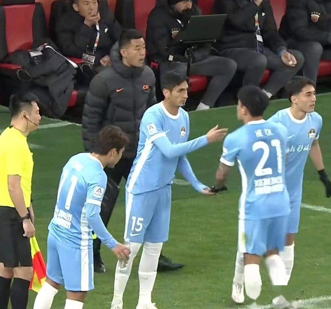 中超冷门诞生!1-2，上海海港主场遭河南打败，积分仍为负5分_比赛_赛季_古斯塔沃