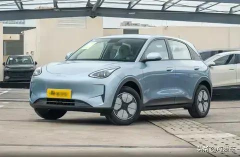 低价热销代步车,空间不俗配置不低,带你看吉利星愿