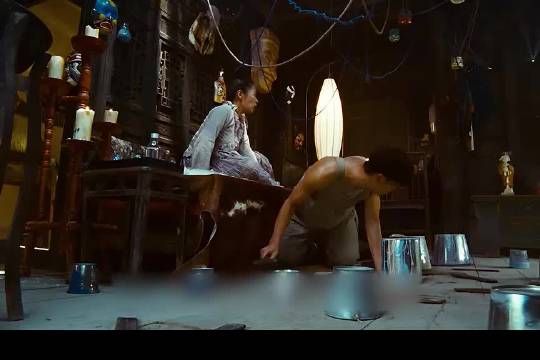 一个人说谎，没人信，十个人说谎，谎言成真