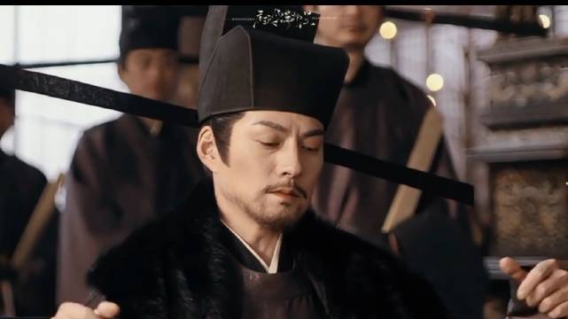 严屹宽《逐玉》演张凌赫舅舅，49岁状态惊艳