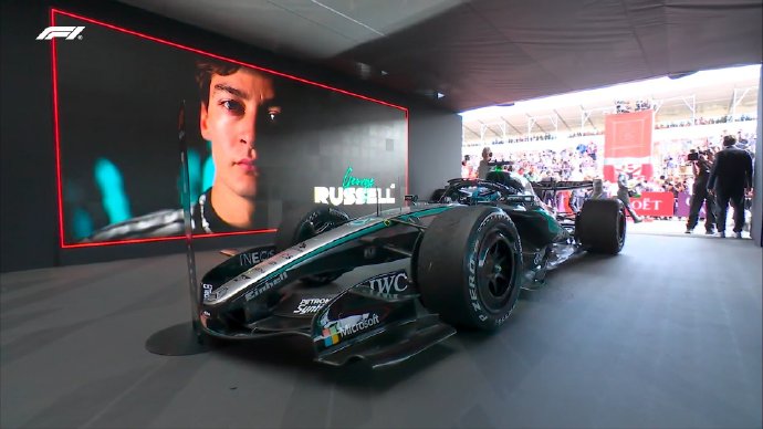 拉塞尔VS勒克莱尔：11圈缠斗上演电量时代攻防教科书