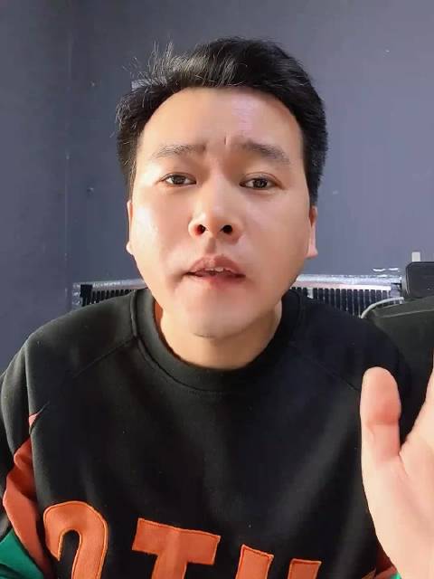 不懂球的外行都懂，张本美和已经焊在王曼昱身上了哈哈哈