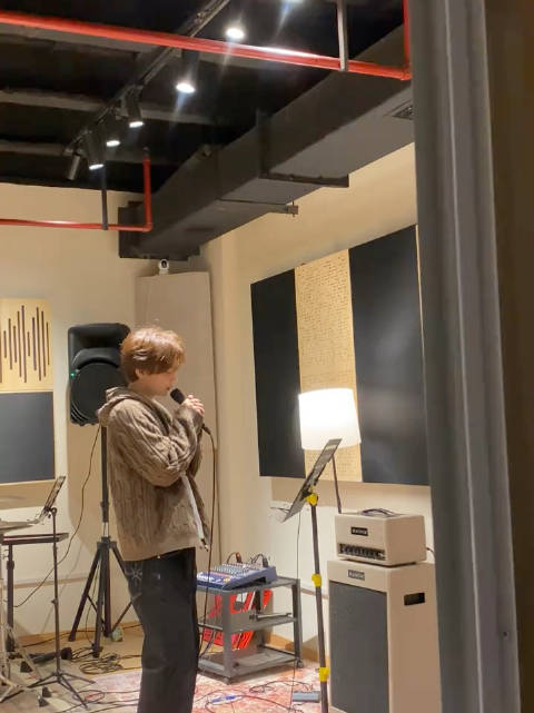 感觉搞音乐的人，都是很单纯的呢 具体这事～真是难说 希望各自安好吧