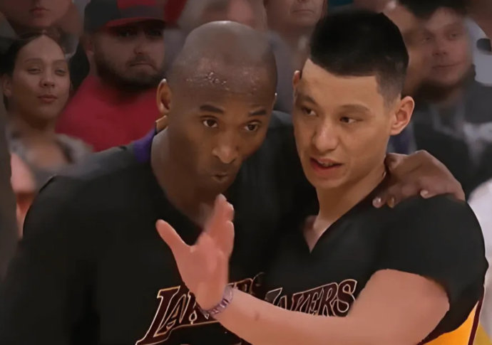 林书豪在访谈中提到的与科比发生冲突的具体比赛是哪一场？